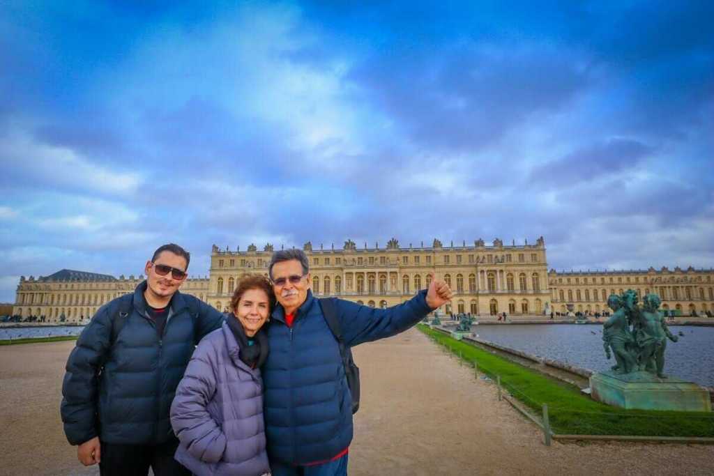 Durante las vacaciones de Navidad de 2022, del 10 de diciembre de 2022 al 1 de enero de 2023, nos vamos al Palacio de Versalles para disfrutar en familia de un mágico entretenimiento.